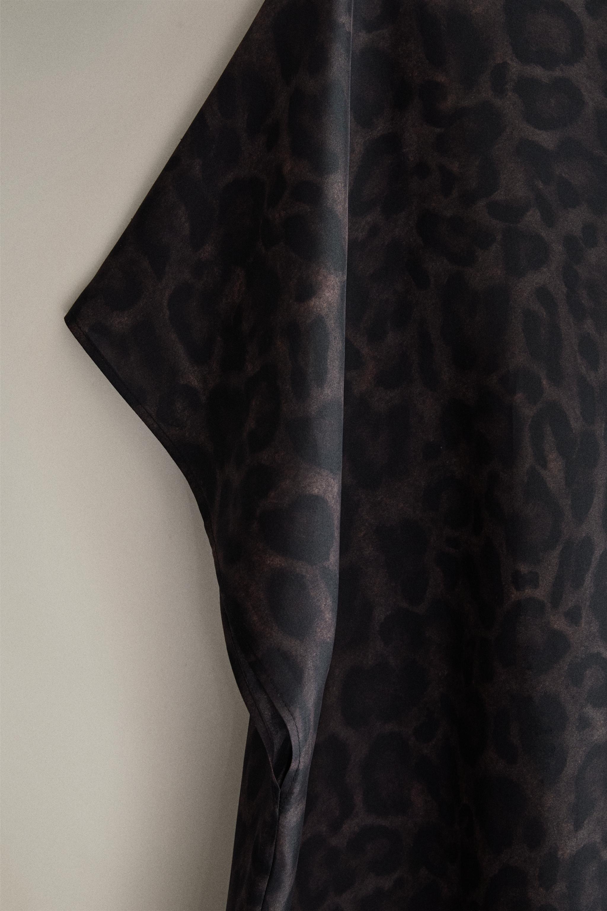 ANIMAL PRINT BEACH CAFTAN
